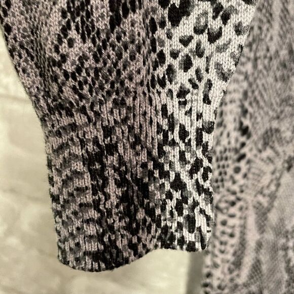 Michael Kors Pullover V Neck Sweater Snakeprint - Picture 7 of 10